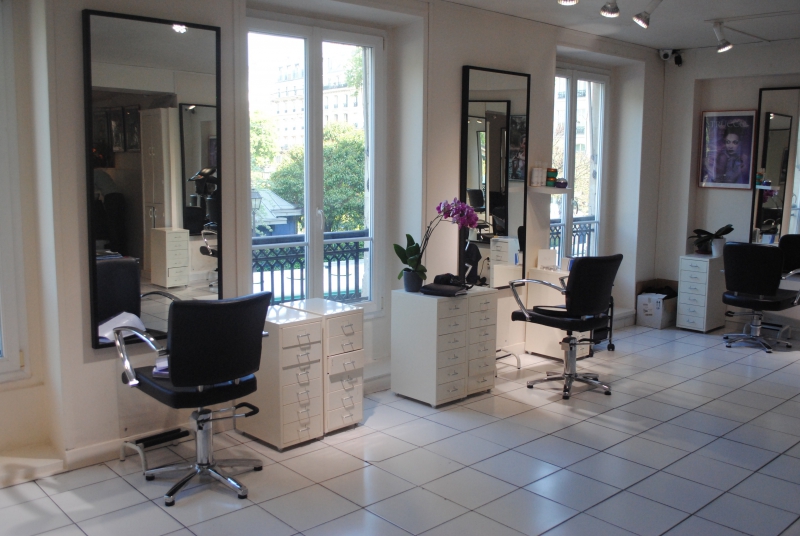 salon-coiffure-GINASSERVIS-min_floor-home-office-property-living-room-room-781228-pxhere.com